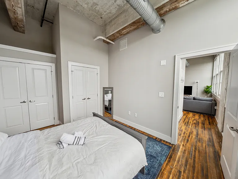 Crescendo Loft Apartments — Photo 16