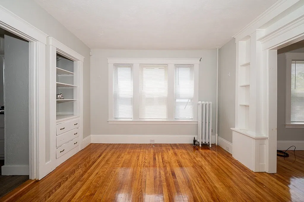 2 bed, 1050 sqft, $1,900 — Photo 4