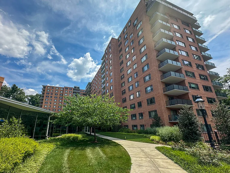 4201 Cathedral Ave NW #321E — Photo 21