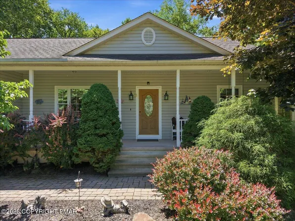 252 Chestnut Rd, Pocono Lake, PA 18347