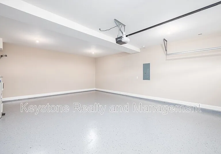 808 Lillian Grace Dr — Photo 13