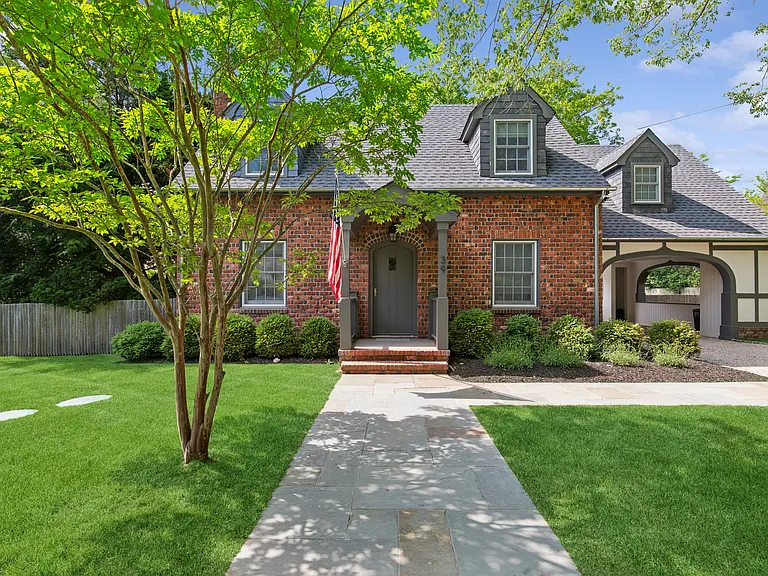 39 Linden Ln — Photo 19