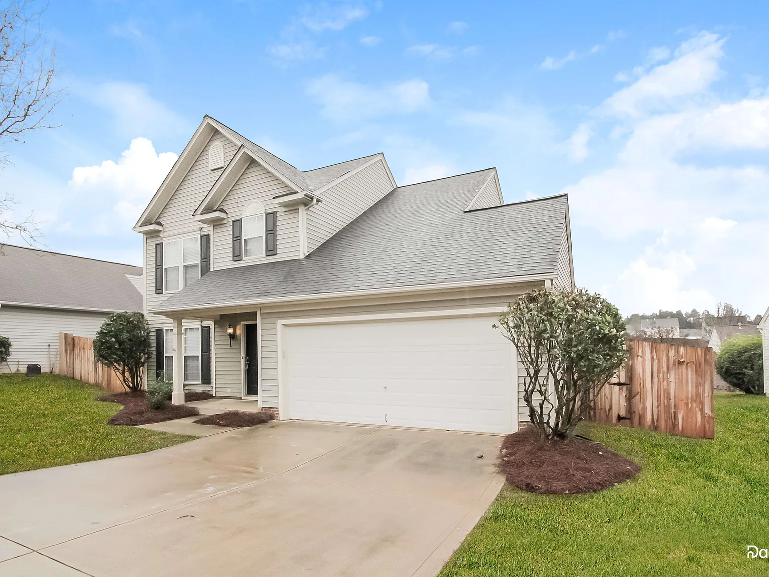 3 bed, 2.5 bath, 1633 sqft, $1,985 — Photo 3