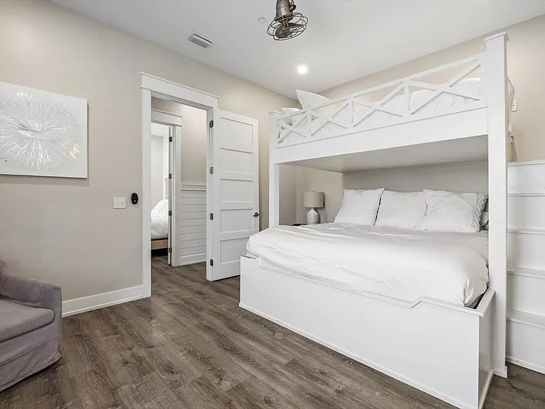 503 Albatross St — Photo 42