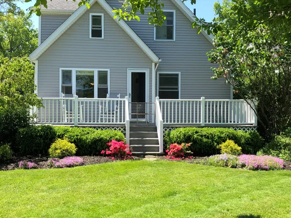 104 Moorewood Ave, Avon Lake, OH 44012