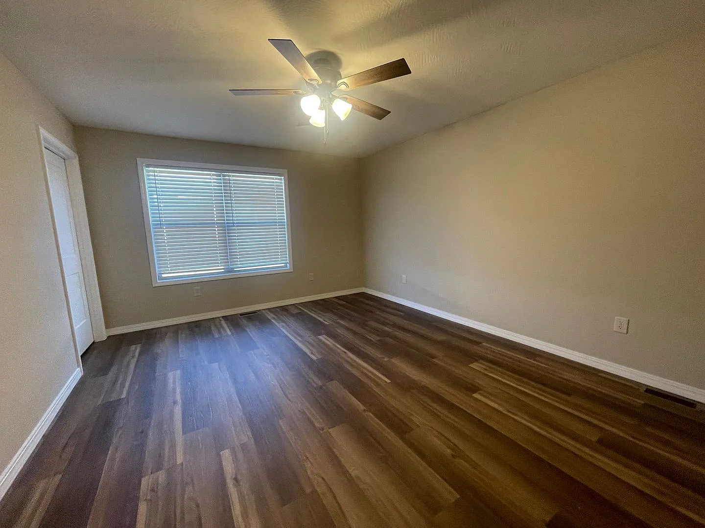 Luxury Lake Living Starts Here Brand-New 2 Bed, 2 Bath House in Kimberling City- Year Round Vacat... — Photo 4
