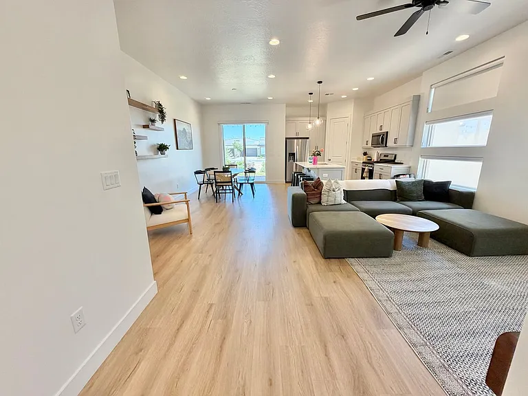 2932 E Snowberry Dr — Photo 3