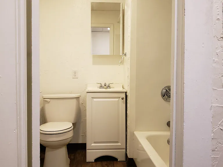 21 Apsley St #10 — Photo 2