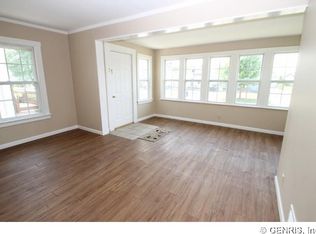 198 California Dr, Rochester, NY 14616