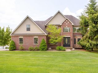 1372 Pond Bluff Way, Brighton, MI