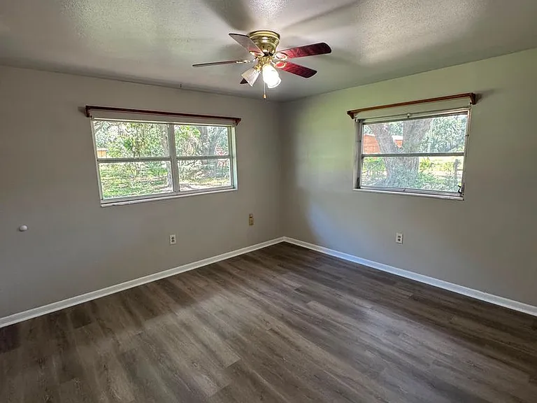 1602 E Sparkman Rd — Photo 13