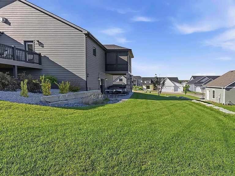 3912 Travers Cir — Photo 54