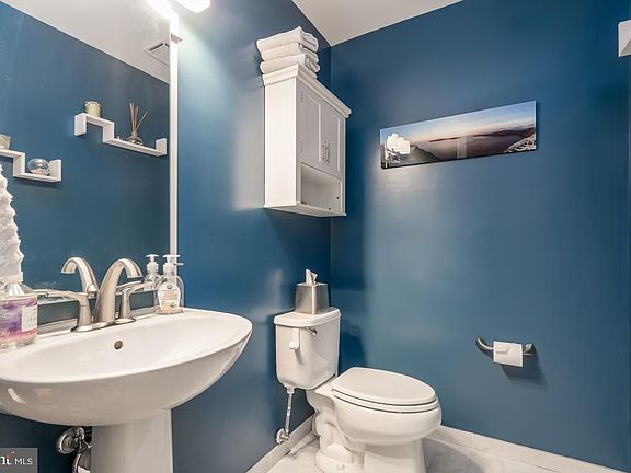 4th image of 1734 Osage St Unit 304