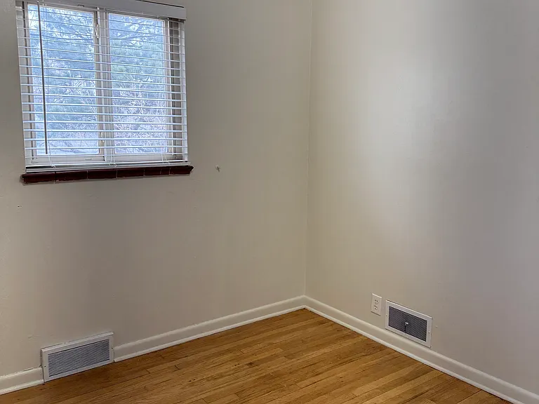 1670 S Wyandot St — Photo 13