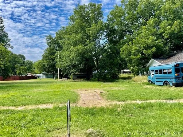 812 W 7th St, Ada, OK 74820