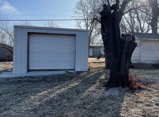 2018 Briarcliff Ln, Emporia, KS 66801