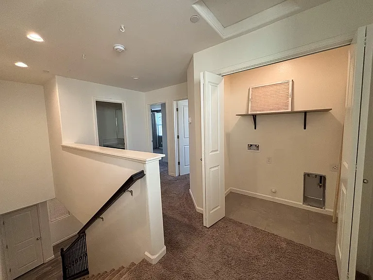827 Fir St W — Photo 25