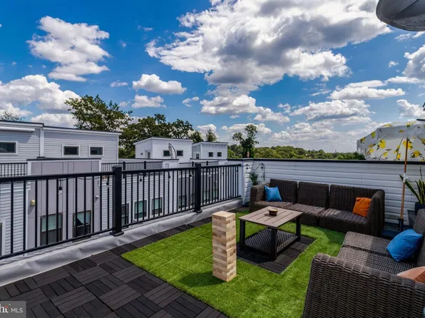 1020 S Taylor Ct, Arlington, VA 22204