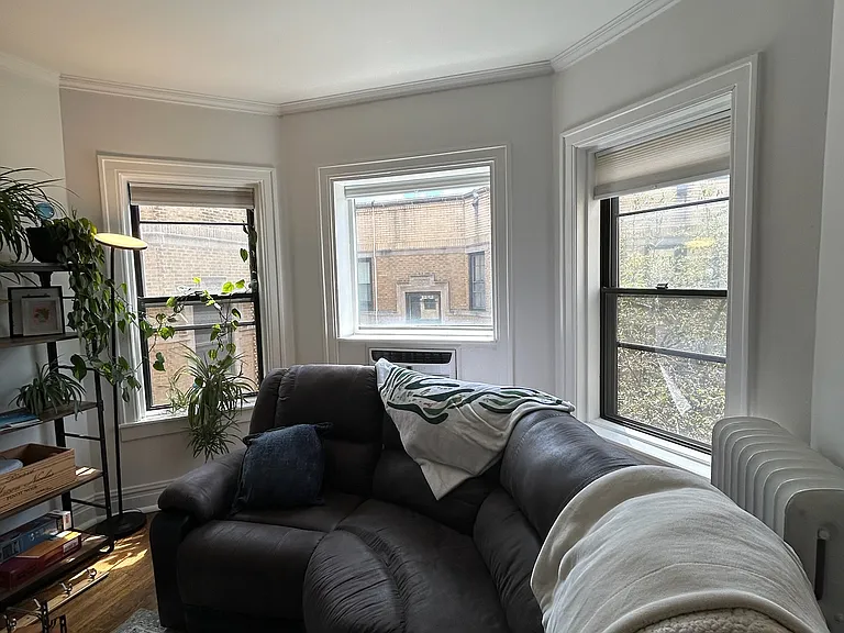 541 W Brompton Ave #3N — Photo 3
