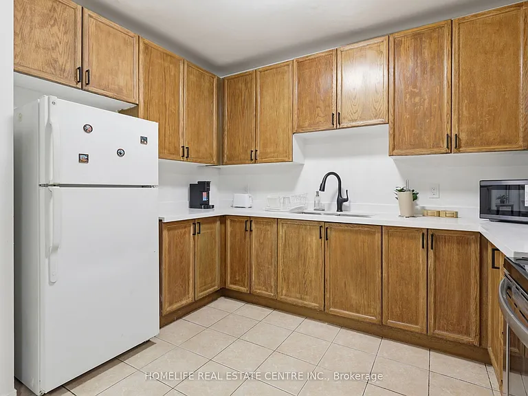 223 Jameson Ave #303 — Photo 6