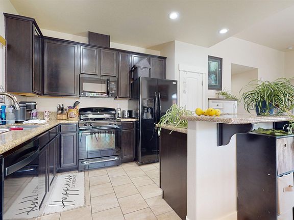 5th image of 5122 Schreiner Dr