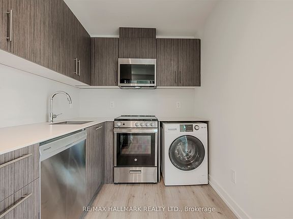4th image of 851 Sheppard Ave W #35