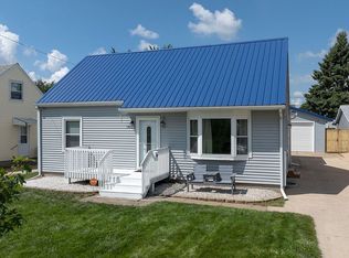1426 9th St NW, Cedar Rapids, IA 52405