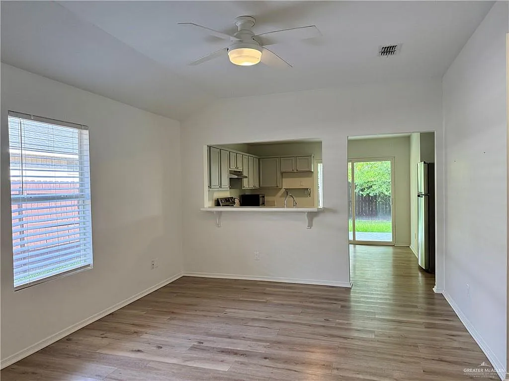3 bed, 2.0 bath, 1239 sqft, $1,500 — Photo 3