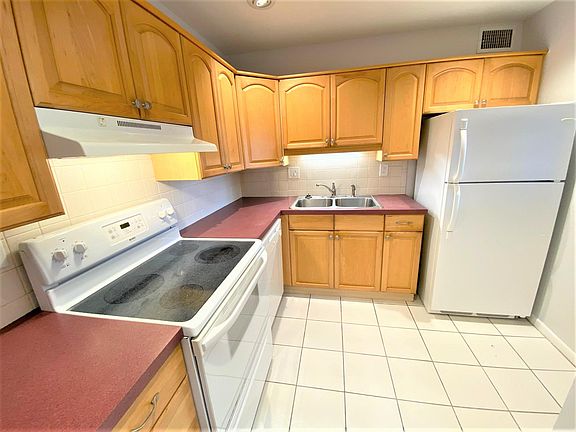 4th image of 4400 1st St N Unit 109