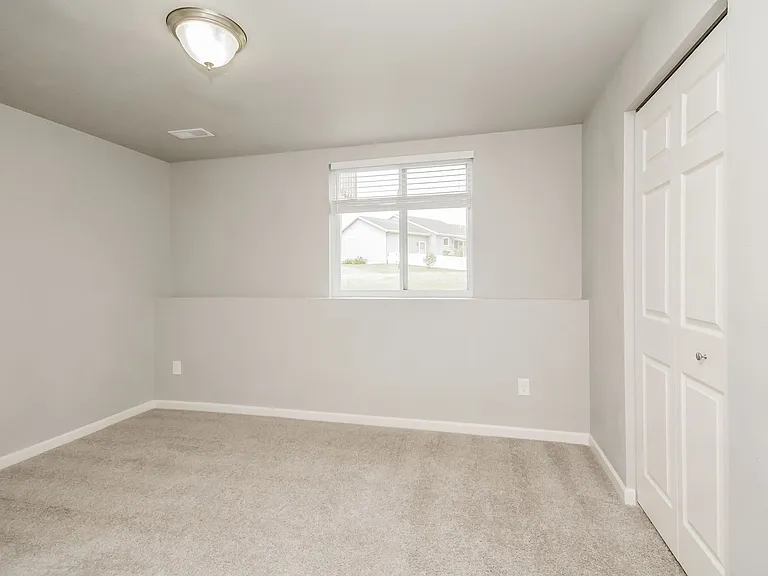 1335 Sturgeon Point — Photo 27