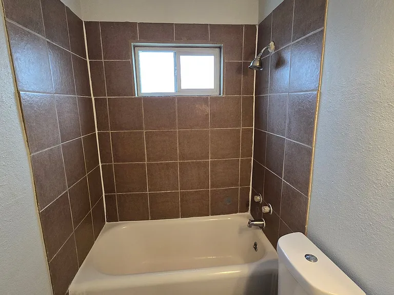1802 W Gramercy Pl — Photo 16