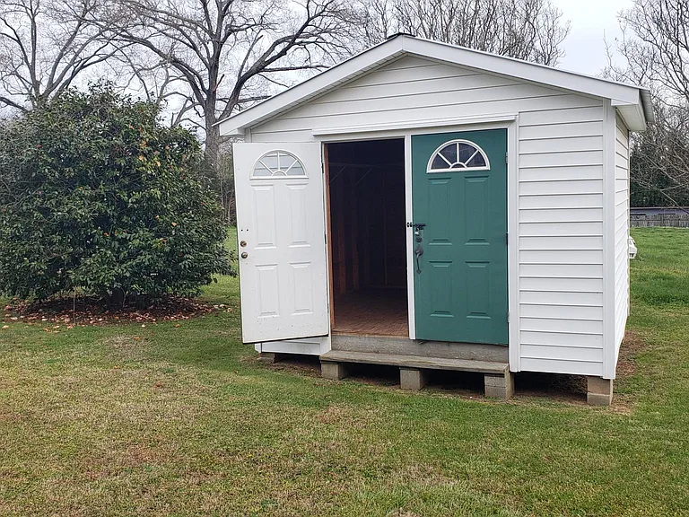 839B Sanford Rd — Photo 13