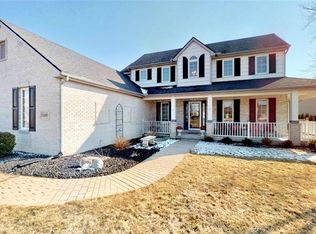 14833 Lake Meadows Dr, Perrysburg, OH 43551