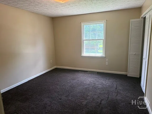 70 Caroline Ave — Photo 4