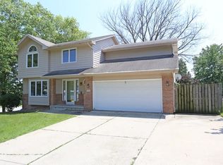 2300 Ridgewood Dr, West Des Moines, IA 50265