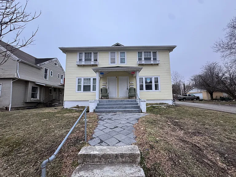 701 E Walnut St #A — Photo 1