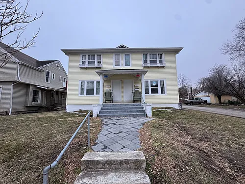 701 E Walnut St #A Photo 1