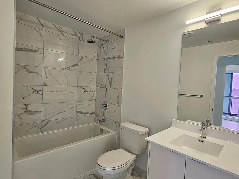 181 Sheppard Ave E #715 — Photo 5