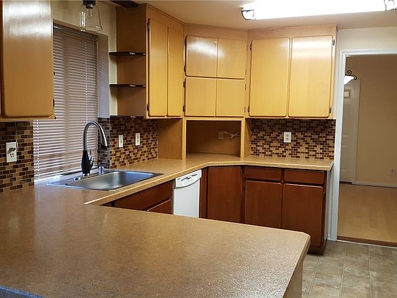 5th image of 5181 Glory Ln NW