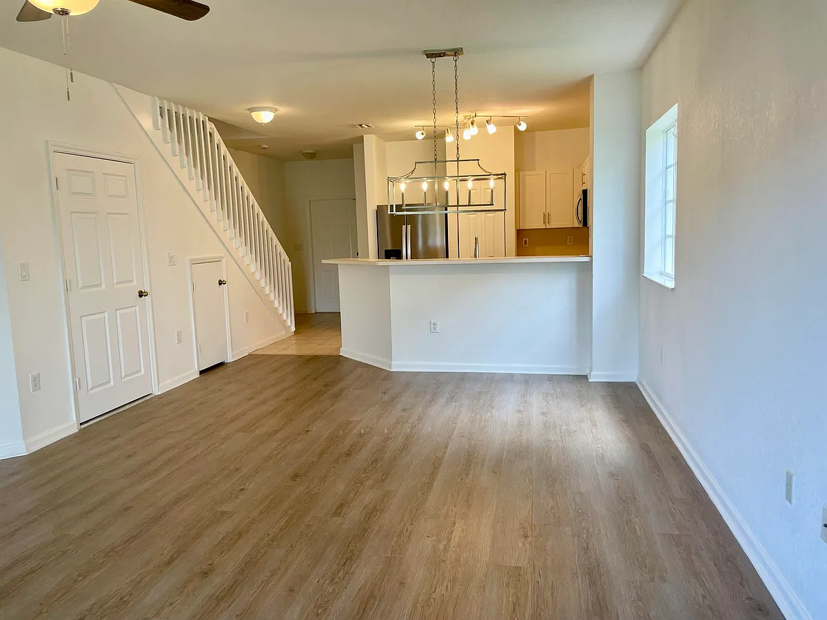 Building Photo - 5119 SE Mariner Garden Cir