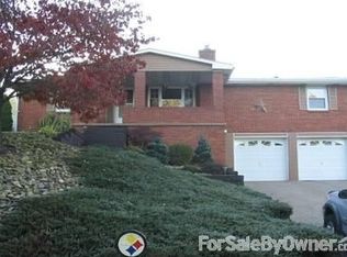 881 Robbins Station Rd, North Huntingdon, PA 15642