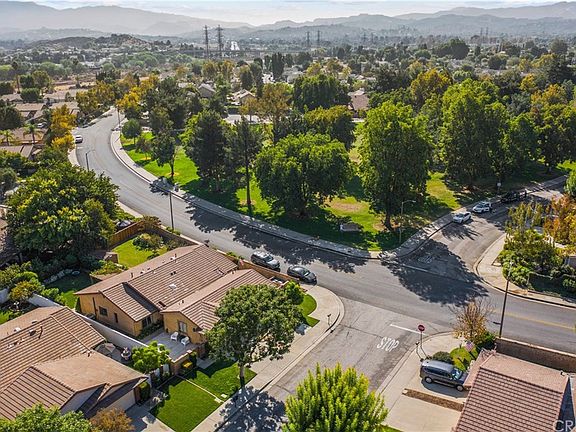 5th image of 25636 Almendra Dr