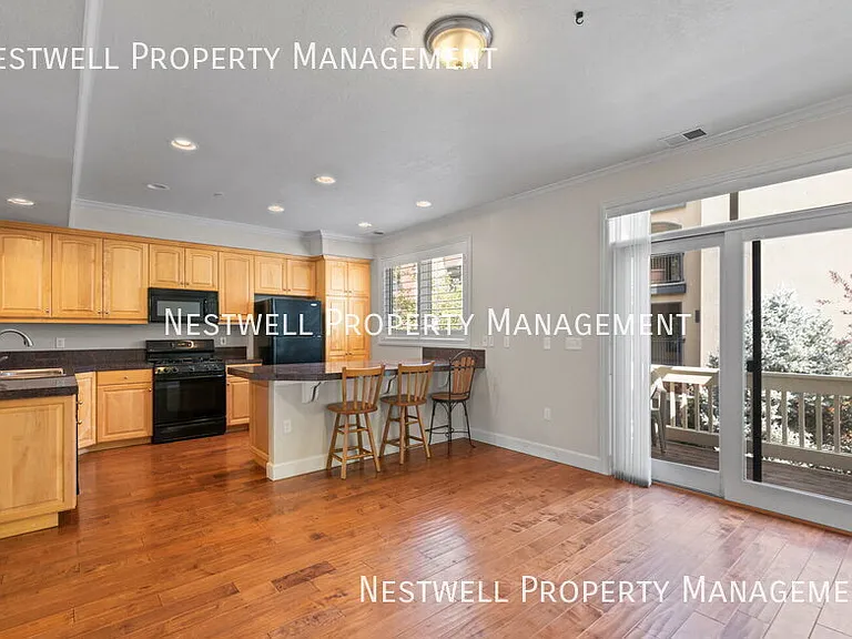 114 W Village Ln — Photo 6