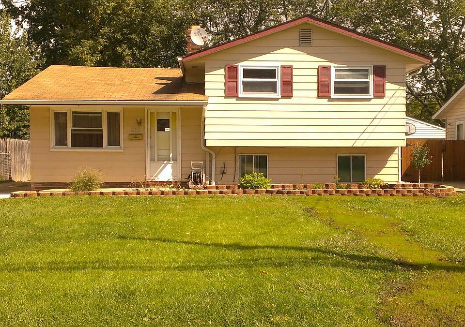 1st image of 217 Parkway Dr