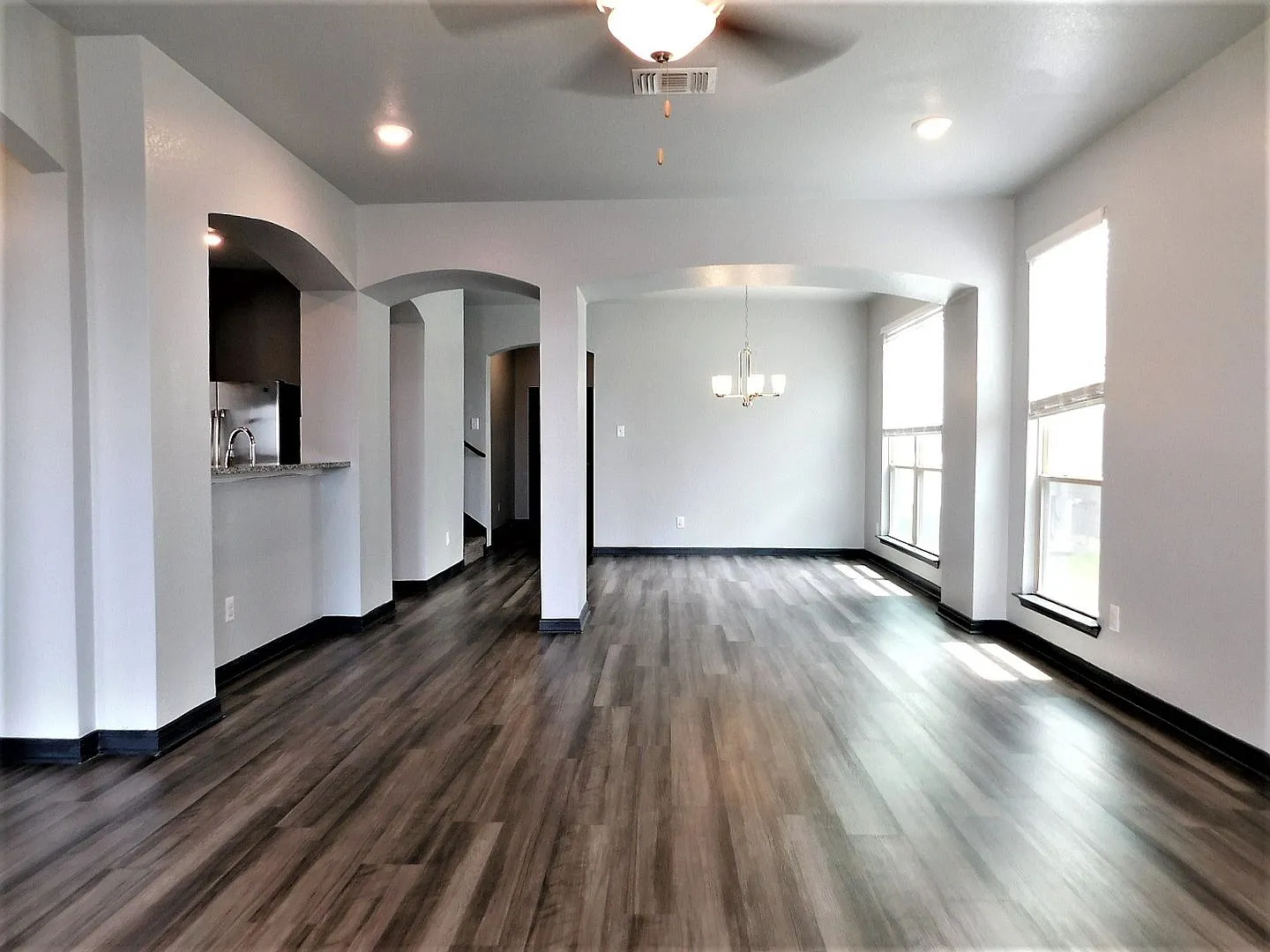 Available NOW Beautiful 2 story, 5 bedroom, 3.5 bath, 2 car garage home with a privacy fenced yar... — Photo 3