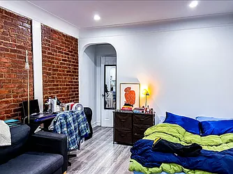 Rented by Gravity Real Estate Advisors