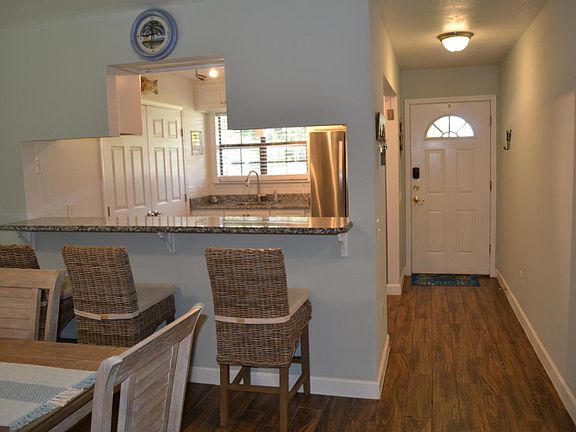3rd image of 410 Le Grand Dr