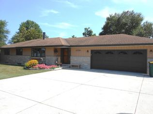 1777 Cedar Sauk Rd, Saukville, WI 53080