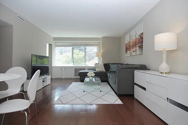 Rented by Urban Luxe | media 37