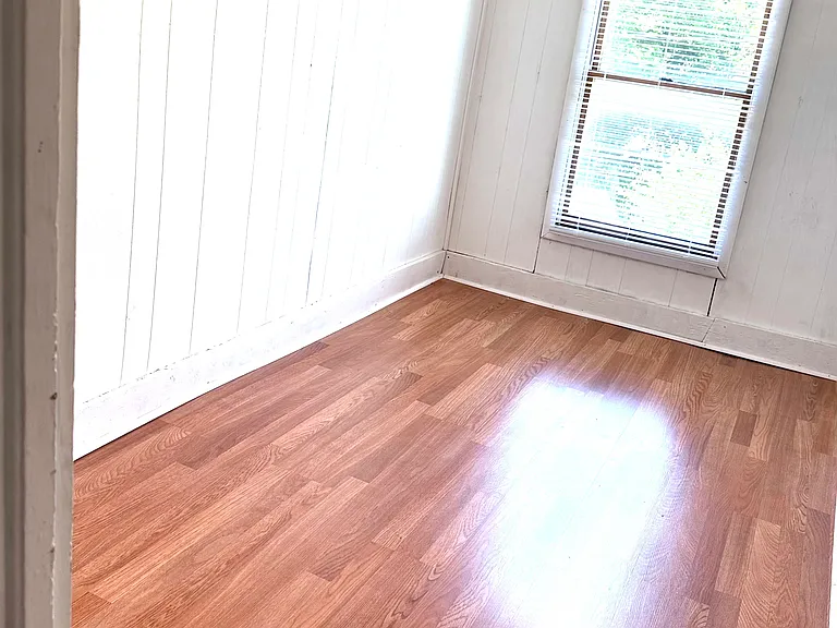 505 Myrtle Aly — Photo 14